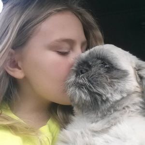 Meet your Posher, Hallie